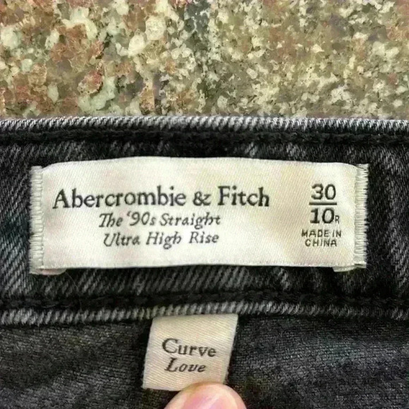 Abercrombie 90’s Straight Ultra High Rise Curve Love Black Distressed Jeans 10R - Picture 9 of 15
